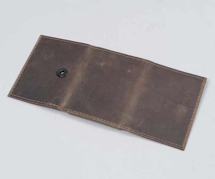 Snap button closure