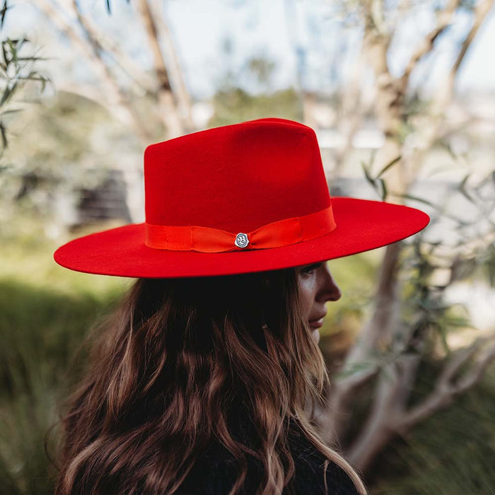BF150-celebration-red-lifestyle2