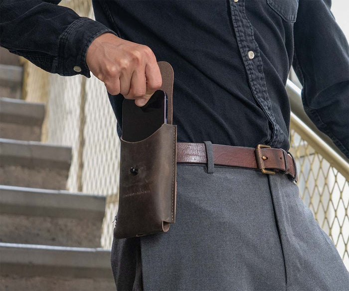 All-leather holster for iPhone 18