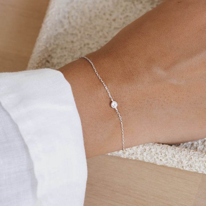 Silver chain bracelet with white topaz gemstone and adjustable sizing - Silver bracelet with bezel set white topaz gemstone