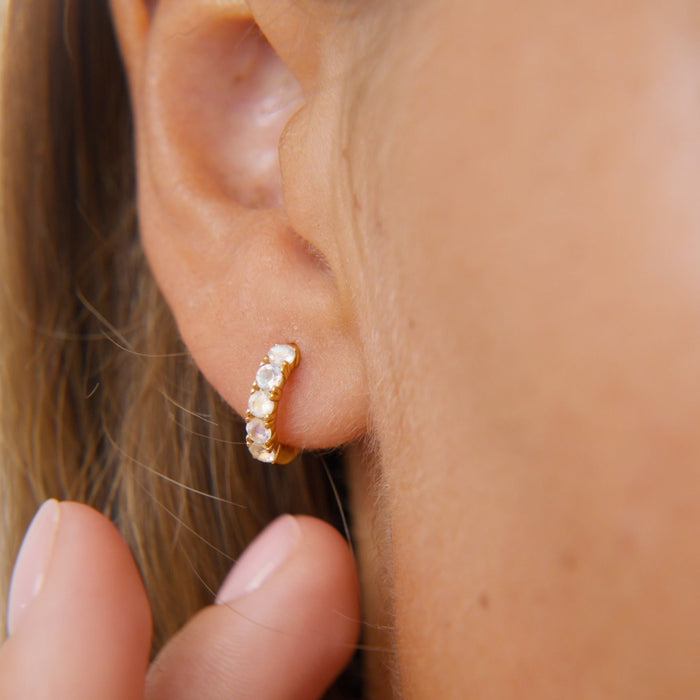 mel-12-june-moonstone-birthstone-huggie-earrings-14k-yg-38.mp4