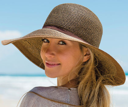 Model  Kooringal - Dahlia Floppy Hat Brown