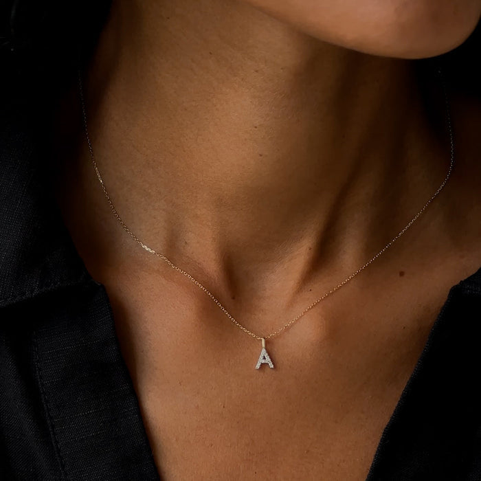 PAVE-LETTER-CHARM-A-NECKLACE-LDM-14K-GOLD-MODEL-COMPRESSED.mp4