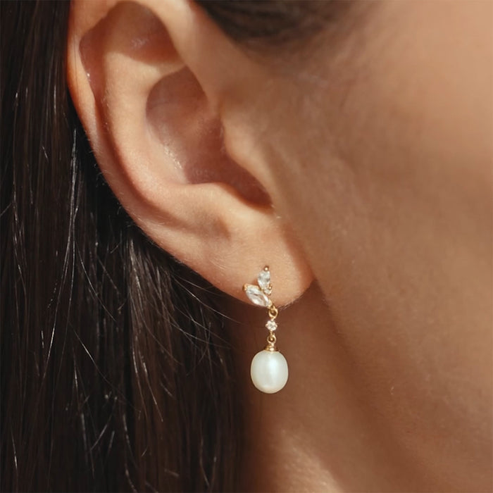 mel-16-stella-leaf-and-pearl-drop-earrings-gv-11.mp4