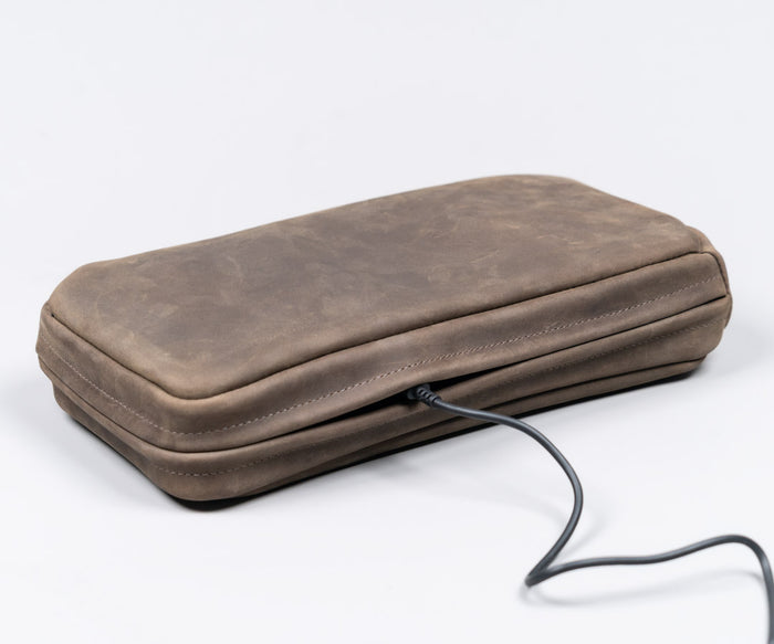 Magnetic zipper allows in-case charging
