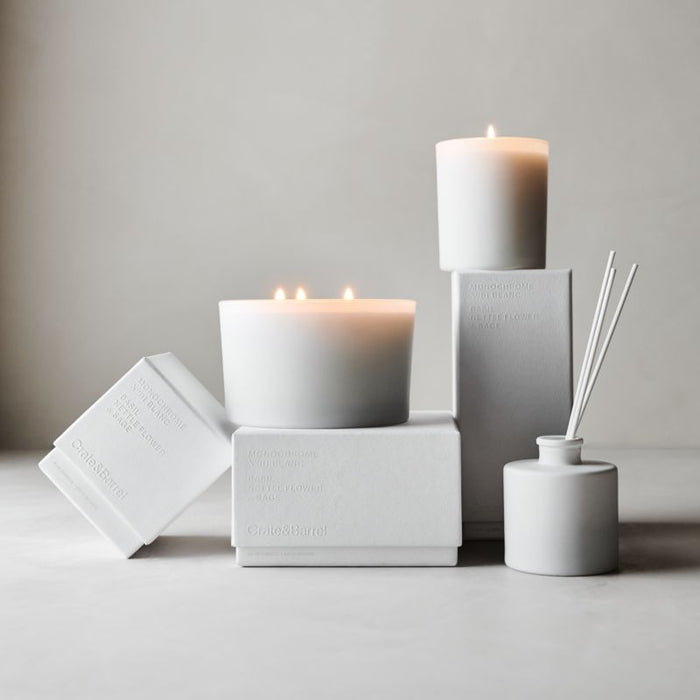 Monochrome No. 01 Blanc Scented Candle - Basil, Nettle Flower and Sage