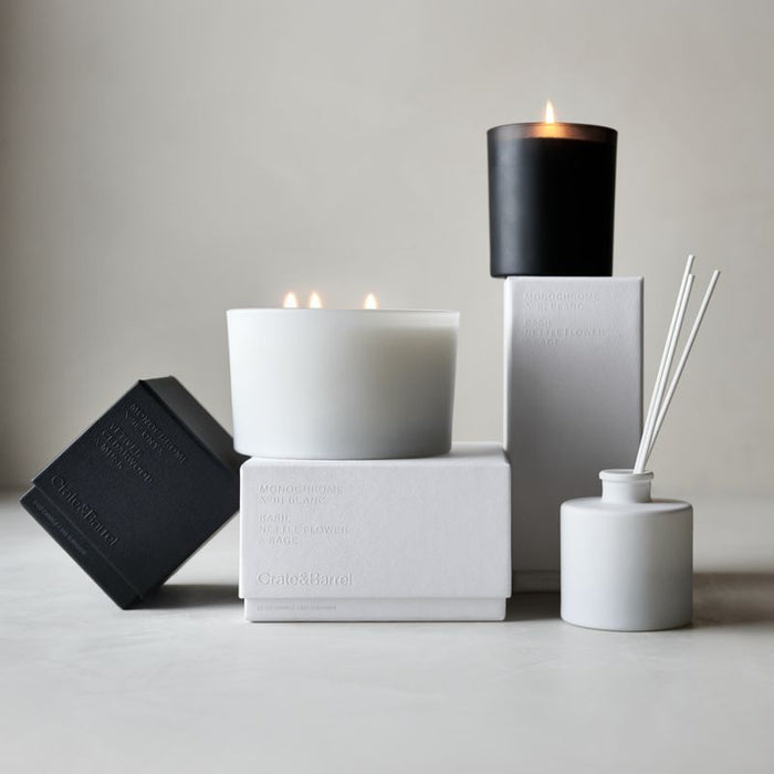 Monochrome No. 01 Blanc Scented Candle - Basil, Nettle Flower and Sage