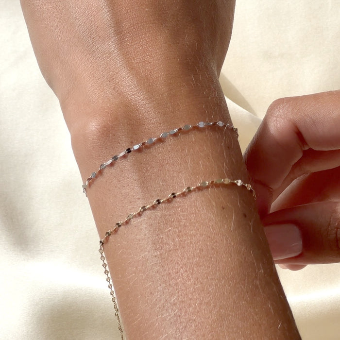 petal-chain-bracelet-white-gold-florence-video.mp4