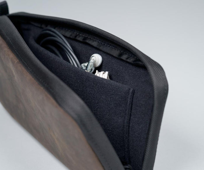 Side pockets for accessories