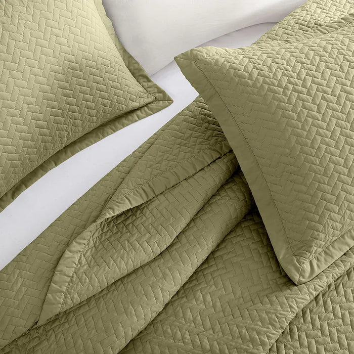Sage Green Oversized Quilt Set