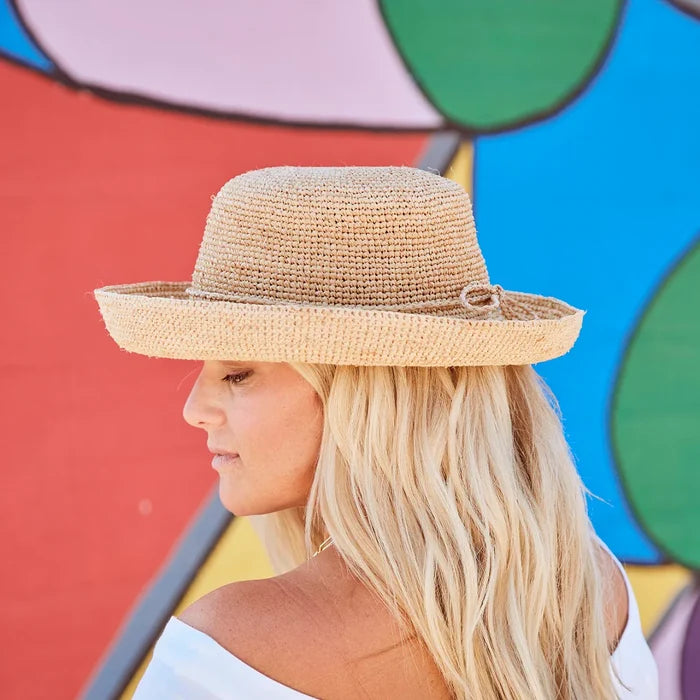 Scala - Crocheted Raffia Upbrim - Lifestyle1