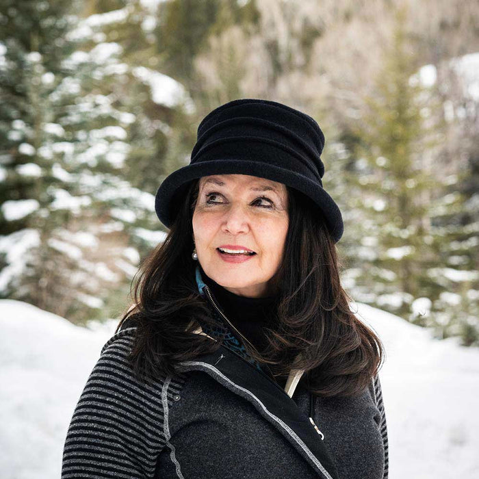 Tula wool cloche - black 2