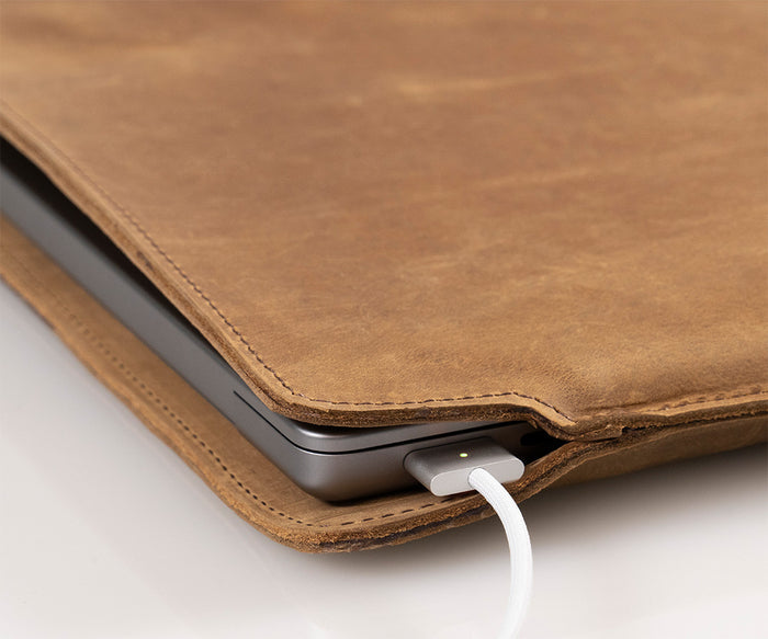 Accommodates in-case charging