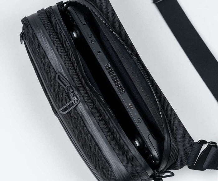 Back: Padded pocket for handheld device