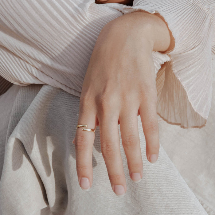 Thin wrap ring in gold